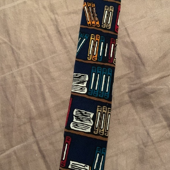 Peanuts Library SSSSHHHH!!!! Silk Tie Made in USA - Picture 2 of 6